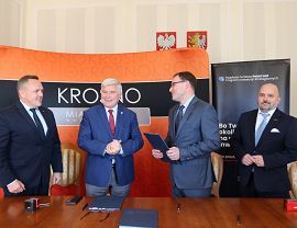 Podpisanie umowy na budowę łącznika drogowego Krosna do S19