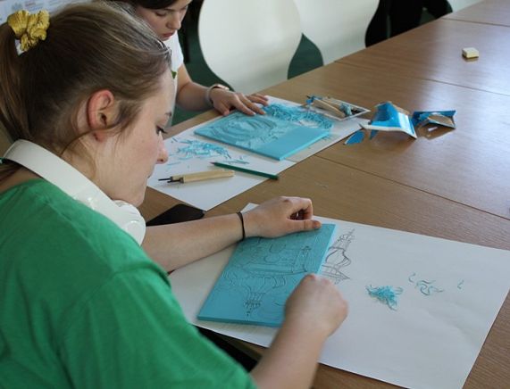 Warsztaty artystyczne Krosnem inspirowane - uczestnicy