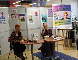 Spotkanie Zośki Papużanki z czytelnikami w krośnieńskiej bibliotece