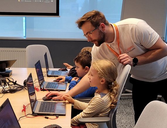Warsztaty programistyczne “Koduj z Gigantami”