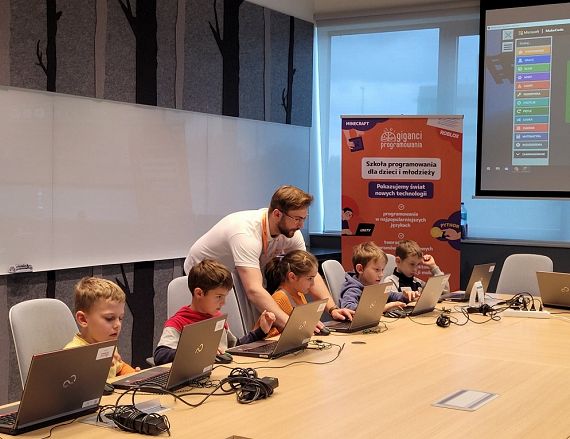 Warsztaty programistyczne “Koduj z Gigantami”