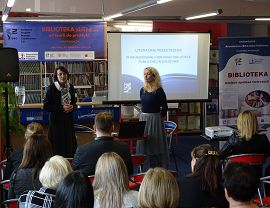 Konferencja w bibliotece