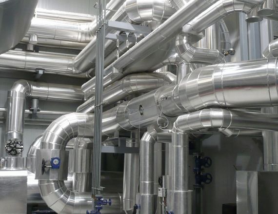 Instalacja rur w elektrociepłowni