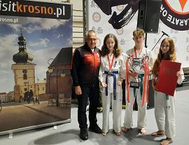 Krośnieńscy karatecy na zawodach w Myślenicach