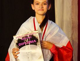 Tancerki zespołu Salart