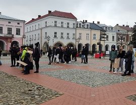 Happening antysmogowy na krośnieńskim runku