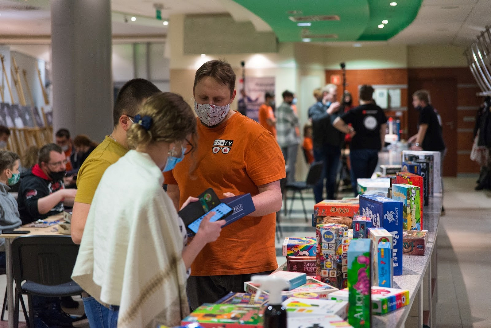 WOŚP - sztab w RCKP - uczestnicy lictyacji.jpg [303.05 KB]