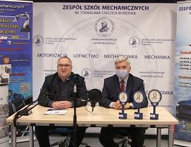 Ubiegłoroczna edycja konkursu - uczestnicy i organizatorzy podczas spotkań online