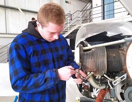 Uczniowie krośnieńskiego mechanika (klasy lotnicze) na stażach w Hiszpanii