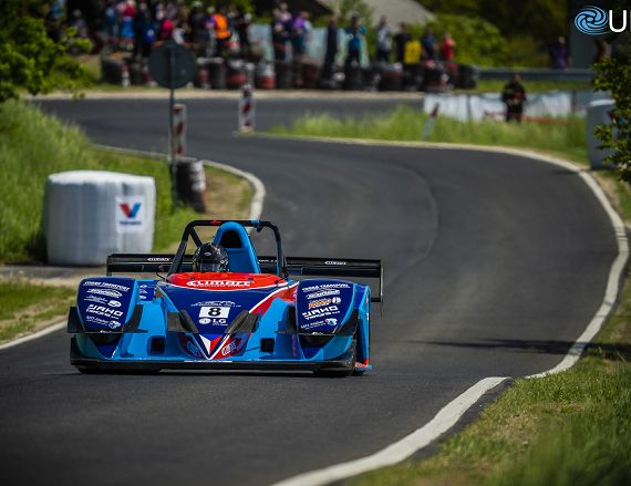 Smochód w czasie wyścigu, Kierowca VITEK, Fot. Agnieszka Wołkowicz