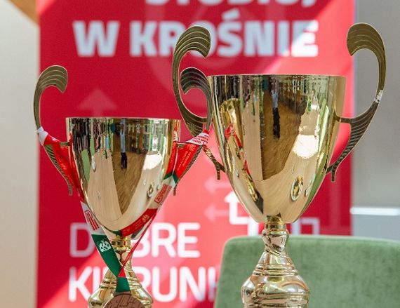 Puchary zdobyte na Mistrzostwach w Piłce Siatkowej