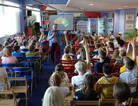 Uczestnicy spotkania - Marcin Kozioł... czytamy dzieciom