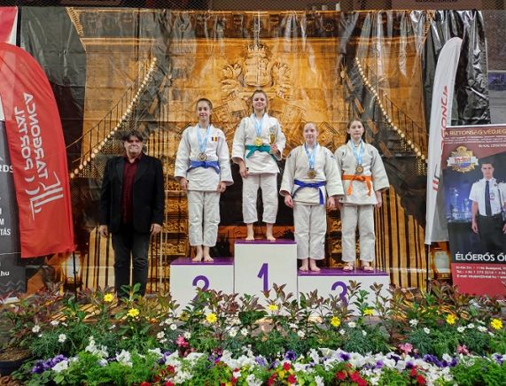 Magdalena Wałęga na najwyższym stopniu podium
