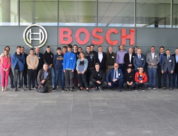 Uczniowie Mechanika IV drużyną w Polsce  - uczestnicy zmagań