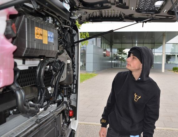 Uczniowie Mechanika IV drużyną w Polsce  - konkurencje praktyczne