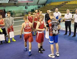 Zawodnicy otrzymują upominki