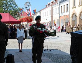 Rynek - Składanie kwiatów  (5) (1020x680).jpg