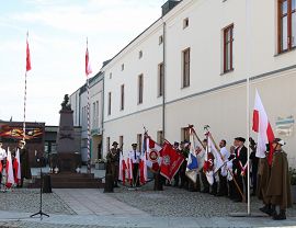 Pod pomnikiem Marszałka i defilada (12) (1020x680).jpg
