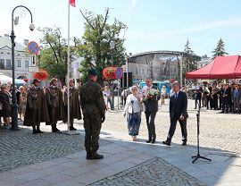 Rynek - Składanie kwiatów  (18) (1020x680).jpg