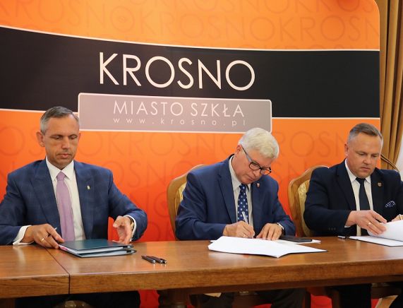 Konferencja prasowa - podpisanie umowy na dofinansowanie zakupu autobusów elektrycznych