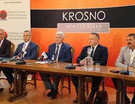 Konferencja prasowa - podpisanie umowy na dofinansowanie zakupu autobusów elektrycznych