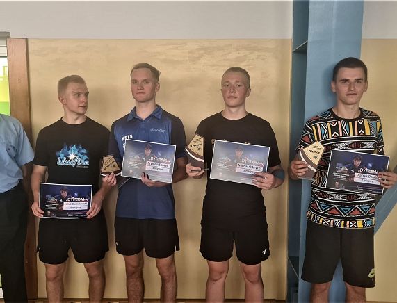 Krośnieńscy tenisiści z dyplomami