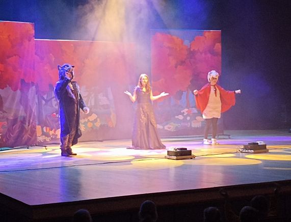 Widowisko ekologiczne Wywrócona Bajka o Kapturku