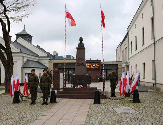 Obchody 11 listopada w Krośnie