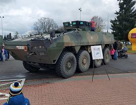 Pokaz sprzętu wojskowego (1).jpg