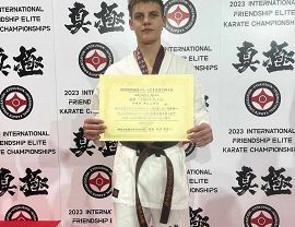 Krośnieńscy karatecy na zawodach w Japonii (1)