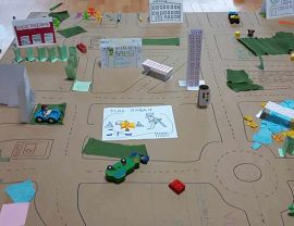 przygotowywanie katronowej makiety miasta