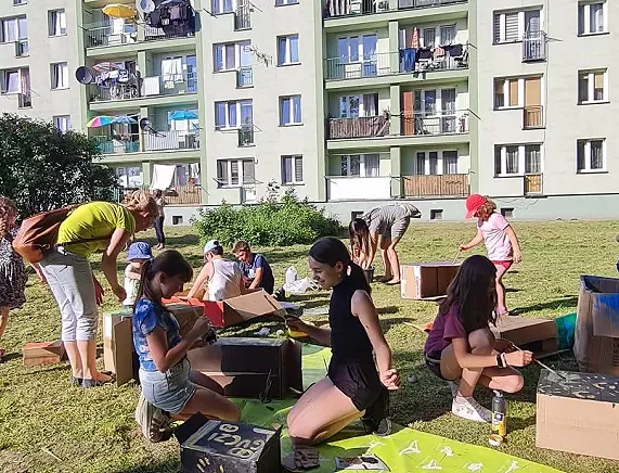 Uczestnicy spotkania z okazji Dnia Dziecka z Edukatorem Społecznym (14).webp