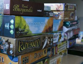 Fundacja GraTy - uczestnicy spotkań grający w gry