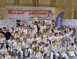 Uczestnicy zawodów karate w Dębicy