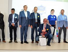 Uczniowie krośnieńskiego Mechanika i ich opiekunowie - Uczestnicy Olimpiady Techniki Samochodowej