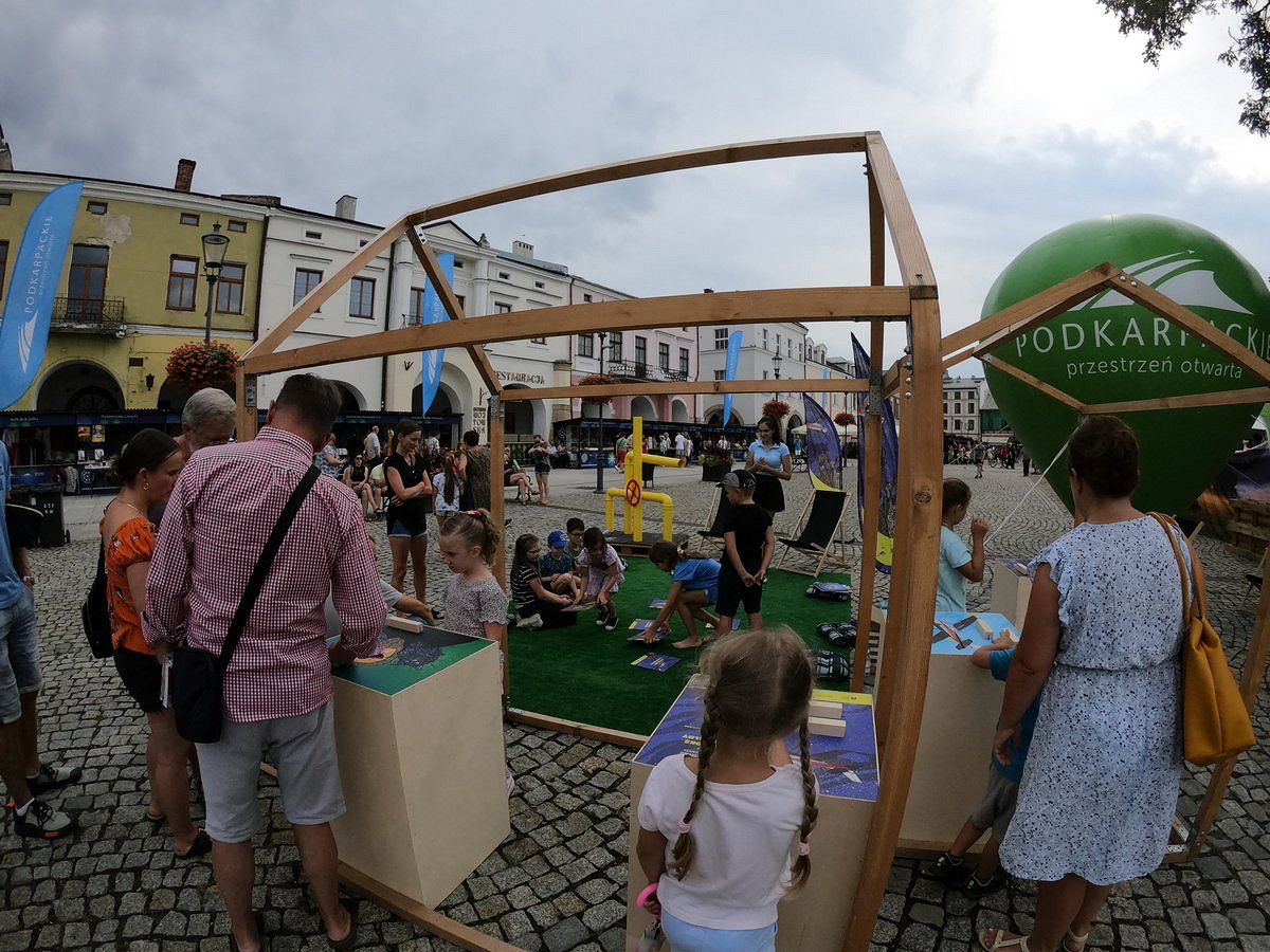 Świetlne 2023 RCKP gry wielkoformatowe fot. Agnieszka Kaszczyszyn.jpg [238.19 KB]