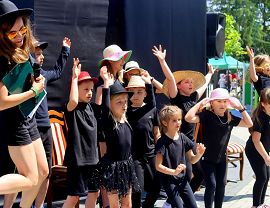 grupa teatralna DRAMA LAMA w czasie występu