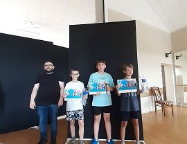 medaliści mini turnieju warcabowego w kategorii klas 4-6