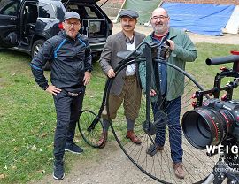 Kadry z planu filmowego Weigl