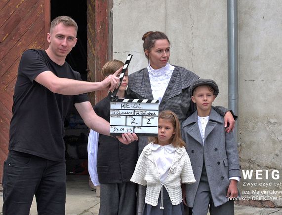 Kadry z planu filmowego Weigl