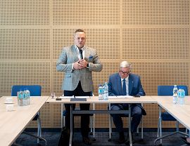 Zdjęcie przedstawia uczestników posiedzenia Krośnieńskiej Rady Biznesu w dniu 6 września 2023 r.