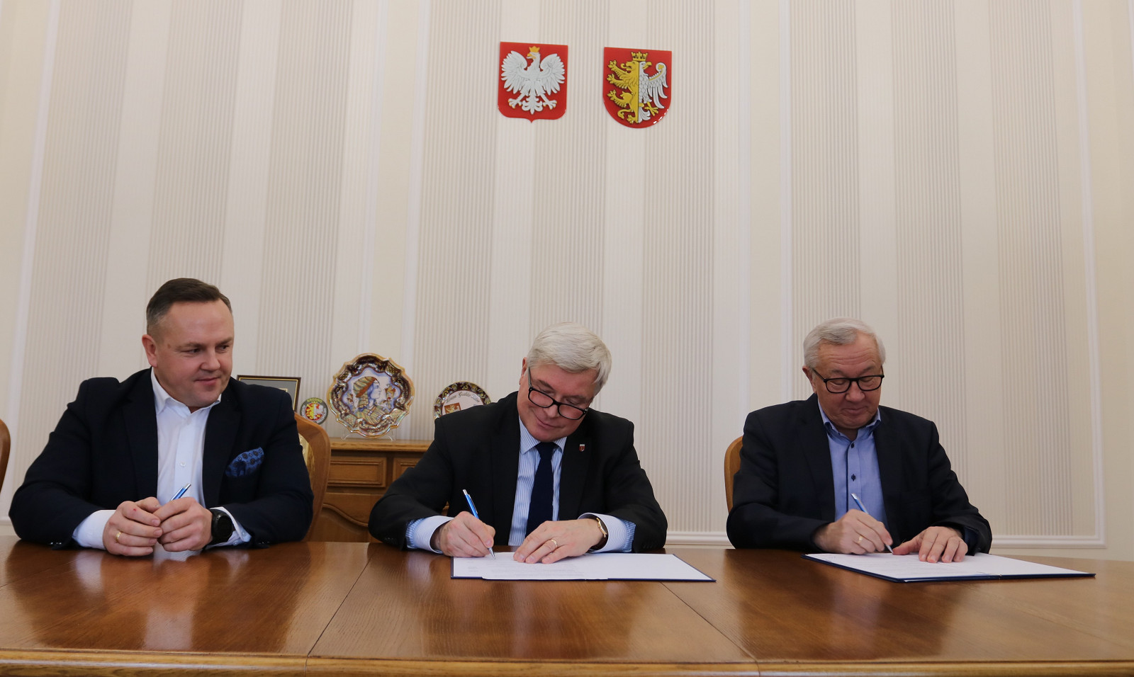 Podpisanie umowy Dolina Lotnicza.JPG [882.29 KB]