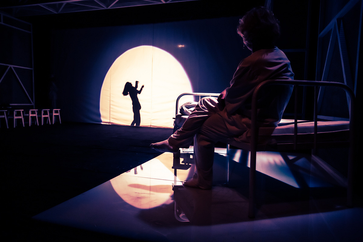 Śmierć pięknych saren fot. arch. Teatr Bagatela 4.jpg [283.19 KB]