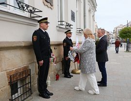 Złożenie kwiatów w rocznicę tragedii smoleńskiej