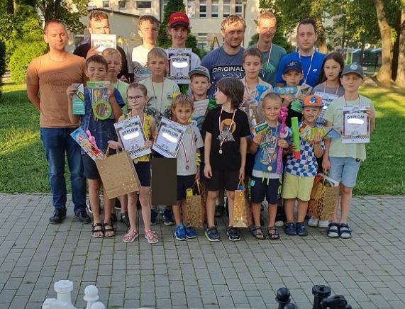 trzeci wakacyjny turniej szachowy rozgrzewka miniatura.jpg