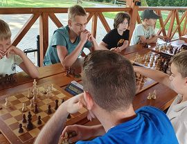 trzeci wakacyjny turniej szachowy rozgrzewka 04.jpg