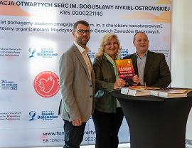 Przedstawiciele Fundacji Otwartych Serc im. Bogusławy Nykiel-Ostrowskiej
