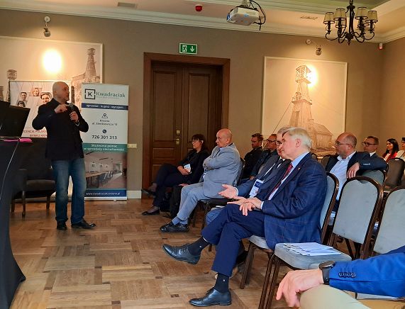 Konferencja dotycząca rynku nieruchomości - prelekcja.