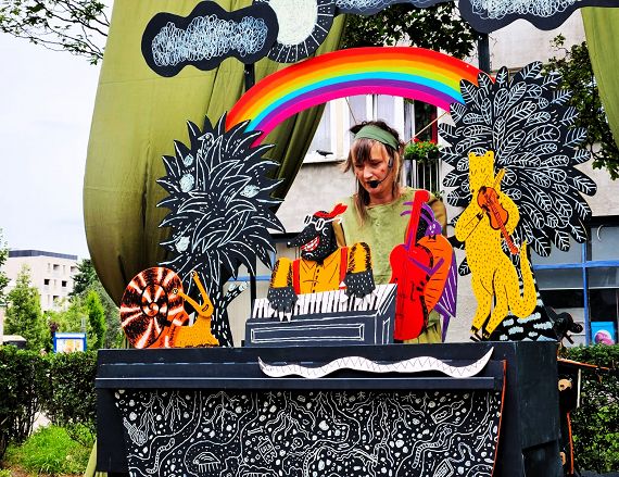 RCKP Zakątek dla dzieci spektakl Krętym szlakiem ze ślimakiem, Teatr Gracholka fot. Miłosz