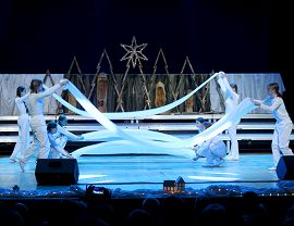 „Głos wdzięczny z nieba wychodzi" - widowisko jasełkowe w Miejskim Zespole Szkół Nr 7 w Krośnie
